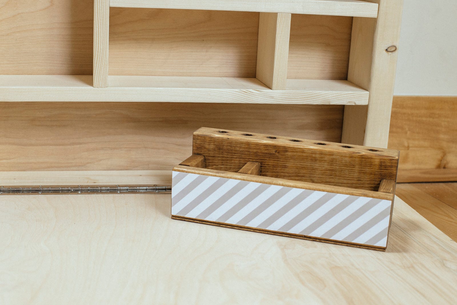 diy desktop organizer