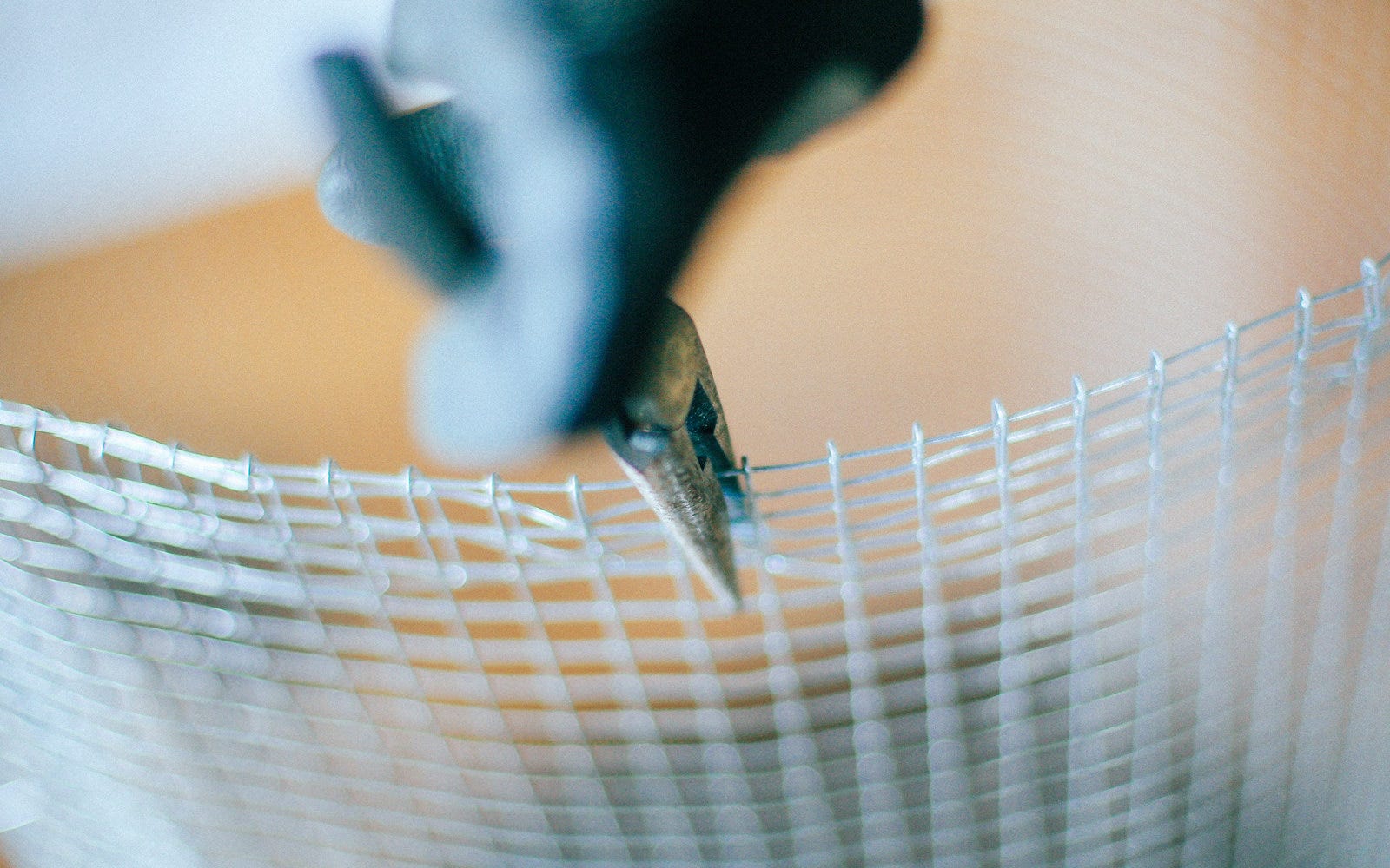 laundry basket rim