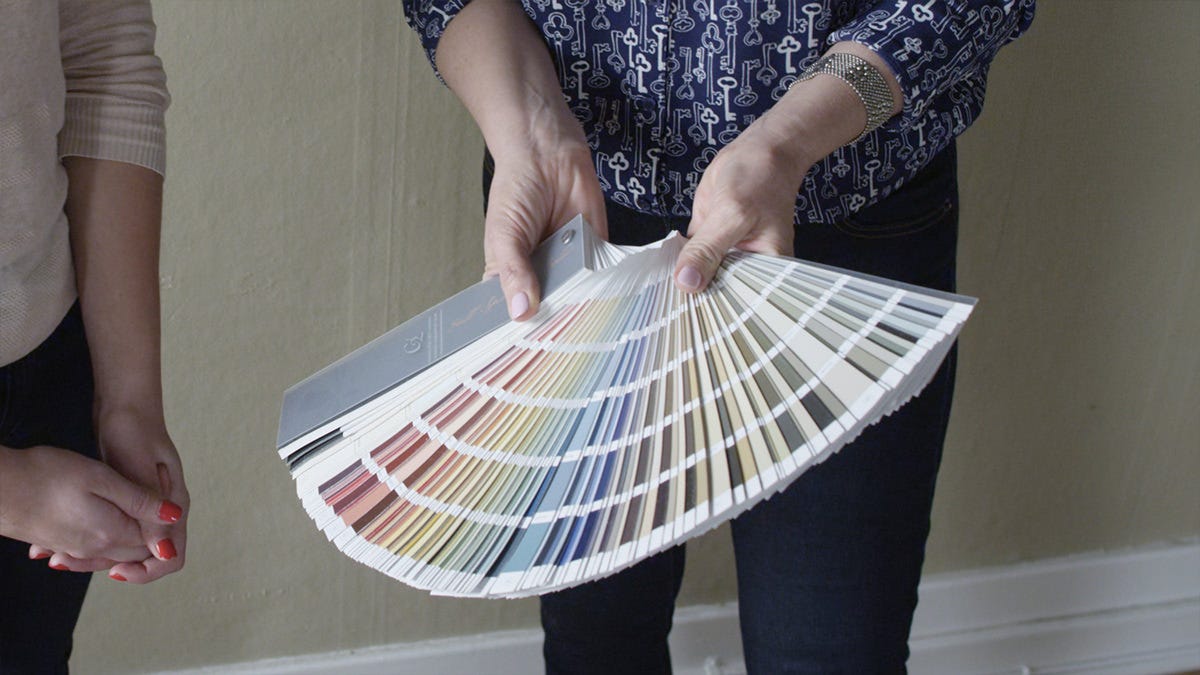 choosing a paint color for room